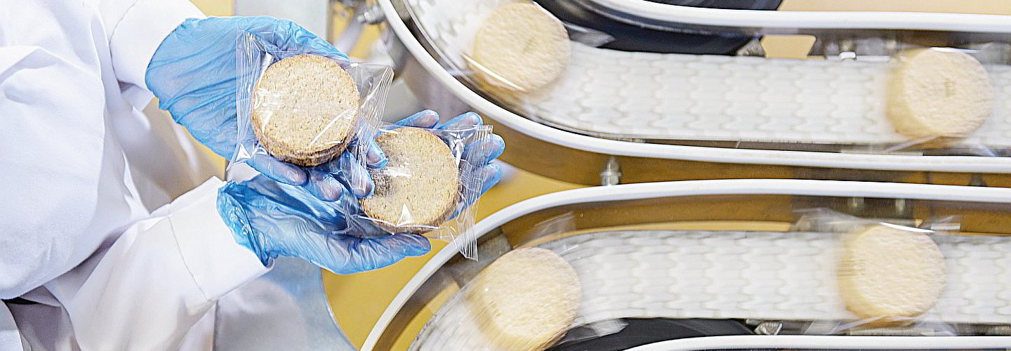 Lenze_Automation_Solutions_for_Consumer_Goods_Industry_7708345_1440x500